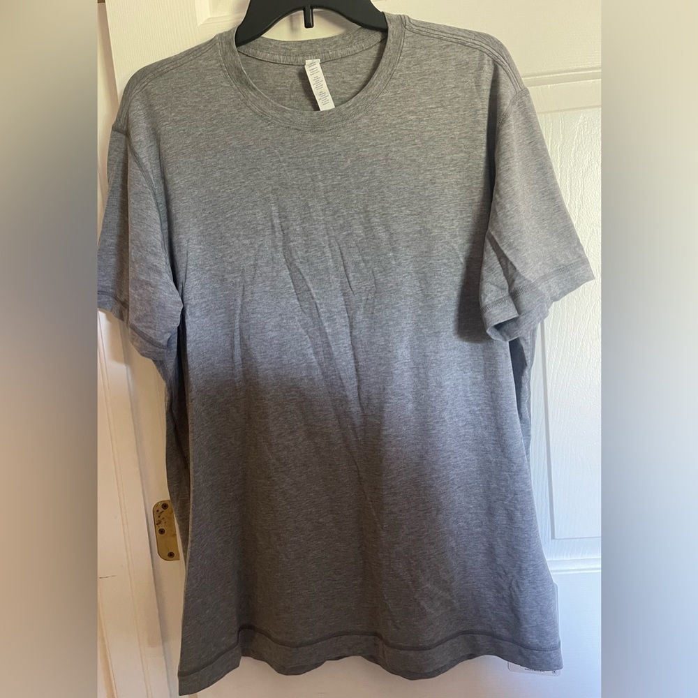 Lululemon Men's T-Shirt size XL NWT